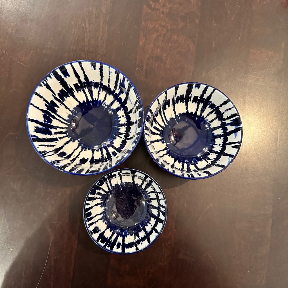 West Elm ceramic nesting bowls, from FabFitFun. Blue and white BRAND NEW